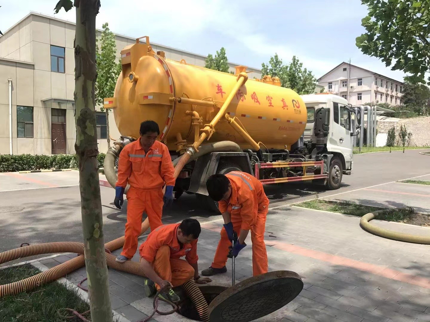 东海化粪池清理与5-8吨吸粪车施工效率分析